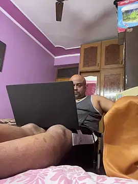 Dick 6inches online show from June 5, 9:04 am