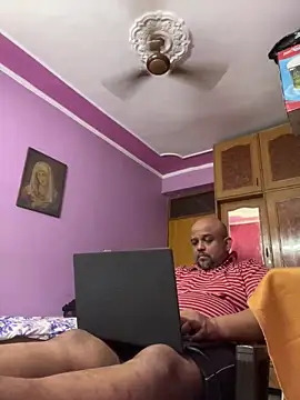 Dick 6inches online show from June 18, 9:14 am