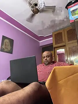 Dick 6inches online show from June 20, 10:51 am