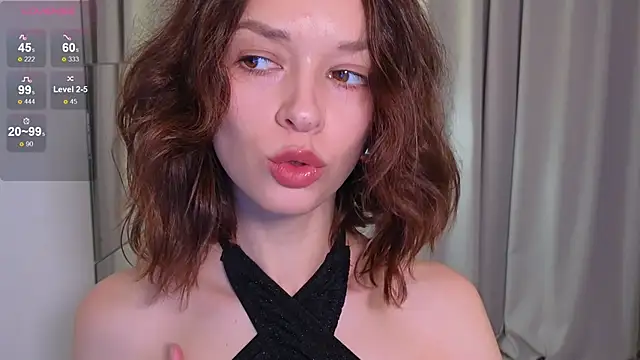 VivianLy  online show from January 23, 8:04 am