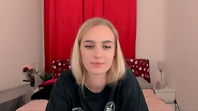 OliviaKisss online show from February 8, 3:52 am