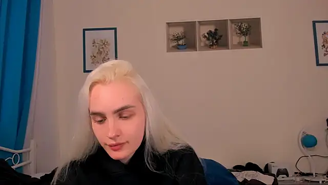 Snapshot of OliviaKisss chatting on May 19, 5:30 pm OliviaKisss online show from May 19, 5:30 pm