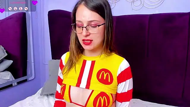 AmbeerWood  online show from March 9, 6:00 pm