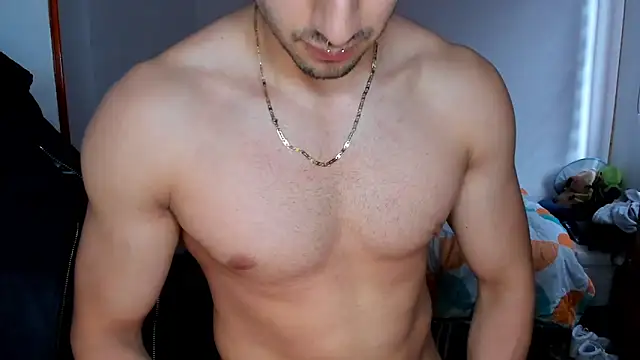 Snapshot of Tommy_Bred chatting on June 22, 7:22 pm Tommy Bred online show from June 22, 7:22 pm