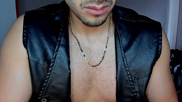 Snapshot of Tommy_Bred chatting on July 8, 7:18 pm Tommy Bred online show from July 8, 7:18 pm