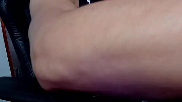 Snapshot of Tommy_Bred chatting on July 29, 7:23 pm Tommy Bred online show from July 29, 7:23 pm