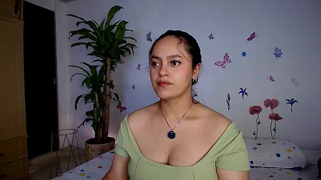 Snapshot of VICTORIABLACK_@xh chatting on April 8, 7:25 pm VICTORIABLACK xh online show from April 8, 7:25 pm