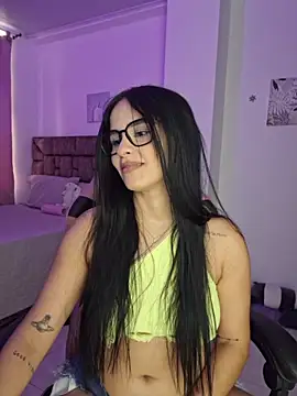 Snapshot of heyshaa chatting on November 8, 8:51 pm heyshaa online show from November 8, 8:51 pm