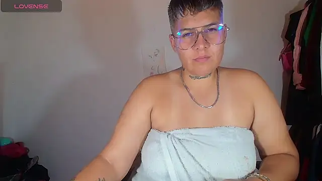 Yessi rousse online show from November 8, 11:58 pm