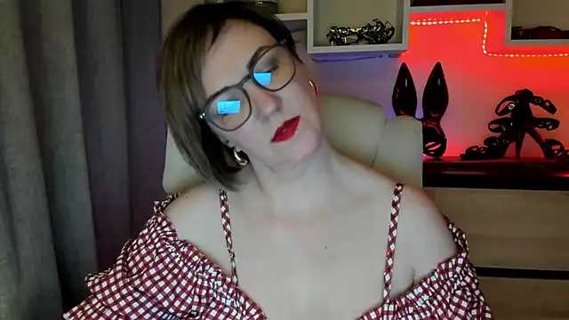 feliziaDesire online show from December 5, 1:09 pm