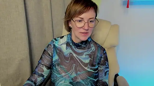 Snapshot of feliziaDesire chatting on May 8, 11:37 am feliziaDesire online show from May 8, 11:37 am