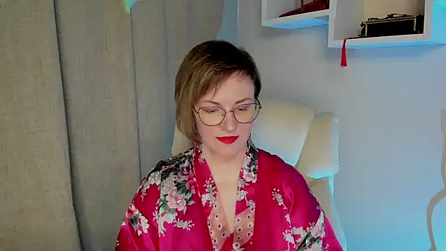 Snapshot of feliziaDesire chatting on May 16, 6:32 am feliziaDesire online show from May 16, 6:32 am