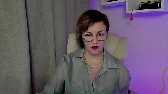 Snapshot of feliziaDesire chatting on May 19, 12:44 pm feliziaDesire online show from May 19, 12:44 pm