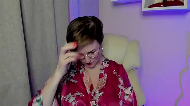 Snapshot of feliziaDesire chatting on June 19, 8:18 am feliziaDesire online show from June 19, 8:18 am