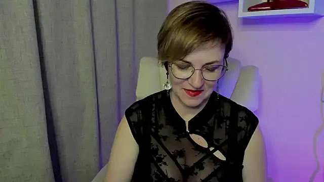 feliziaDesire online show from June 25, 1:04 pm