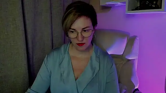 feliziaDesire online show from July 16, 3:45 am