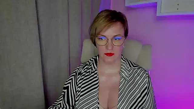 feliziaDesire online show from August 5, 12:52 pm