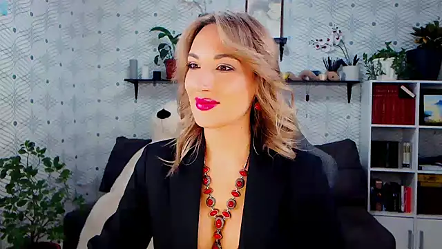 MillaXQueen online show from November 29, 1:36 pm