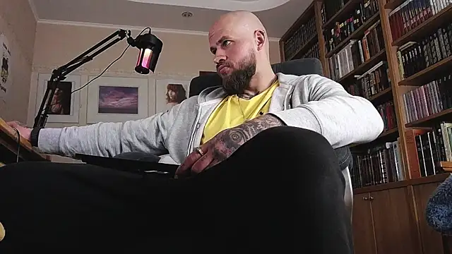 Snapshot of FindomJason chatting on May 14, 2:24 pm FindomJason online show from May 14, 2:24 pm