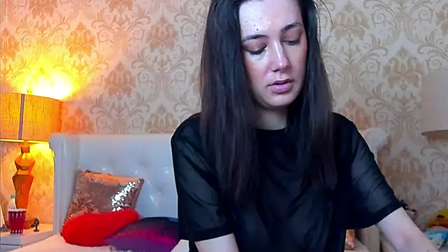 Snapshot of JuliaHunts chatting on June 6, 11:15 am JuliaHunts online show from June 6, 11:15 am