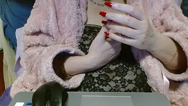Snapshot of martachatte chatting on May 20, 7:31 pm martachatte online show from May 20, 7:31 pm