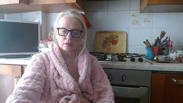 Snapshot of martachatte chatting on June 13, 7:17 am martachatte online show from June 13, 7:17 am
