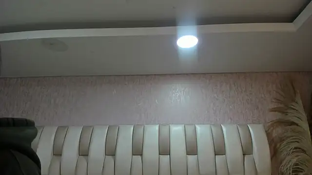 Snapshot of Rebeca_jones chatting on June 19, 1:15 pm Rebeca jones online show from June 19, 1:15 pm
