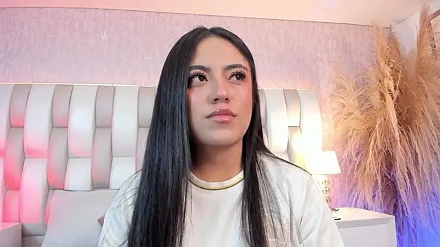 Snapshot of Rebeca_jones chatting on July 7, 1:15 pm Rebeca jones online show from July 7, 1:15 pm