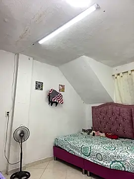 Snapshot of Rossestoner chatting on May 26, 4:52 am Rossestoner online show from May 26, 4:52 am