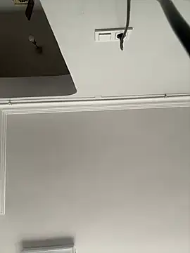 Snapshot of strange6696 chatting on January 17, 7:41 am strange6696 online show from January 17, 7:41 am