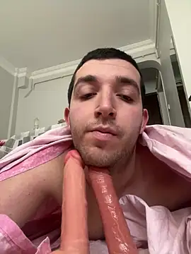 Snapshot of strange6696 chatting on March 3, 10:28 am strange6696 online show from March 3, 10:28 am