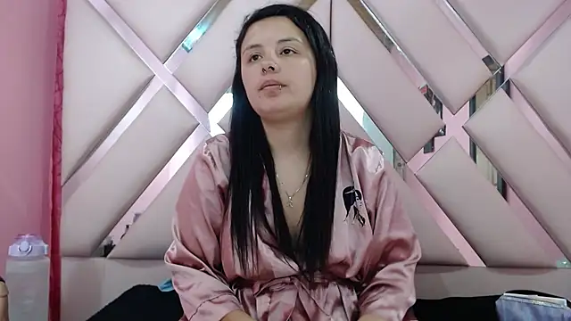 Snapshot of nathaly_low1 chatting on September 25, 2:59 am nathaly low1 online show from September 25, 2:59 am