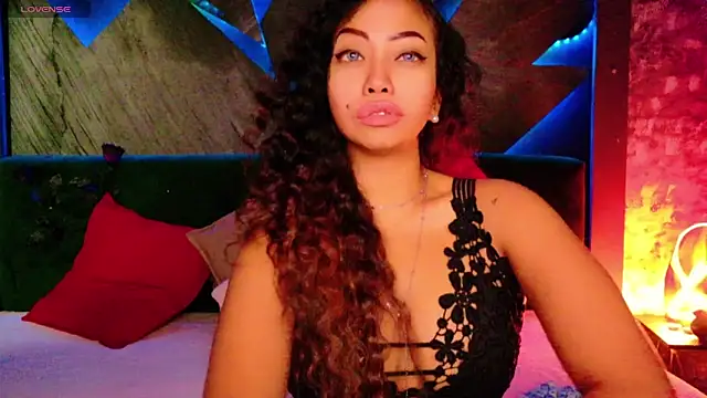 ElyaQuinn online show from November 25, 7:30 am