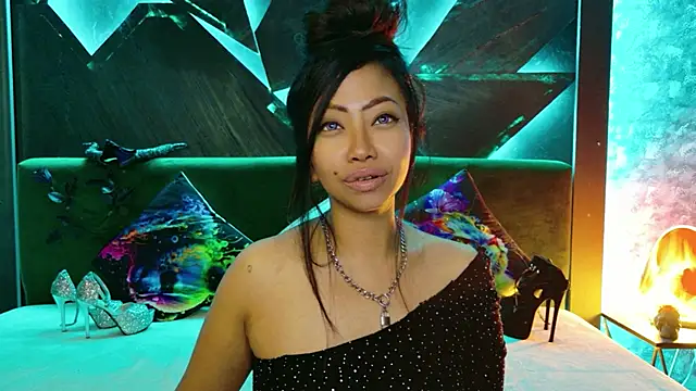 Snapshot of ElyaQuinn chatting on May 25, 8:31 am ElyaQuinn online show from May 25, 8:31 am