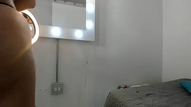 Snapshot of SEXXYLATINCOUPLE1 chatting on November 28, 10:18 am SEXXYLATINCOUPLE1 online show from November 28, 10:18 am