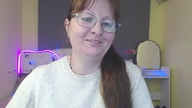 VanessaHotts online show from April 25, 1:41 pm