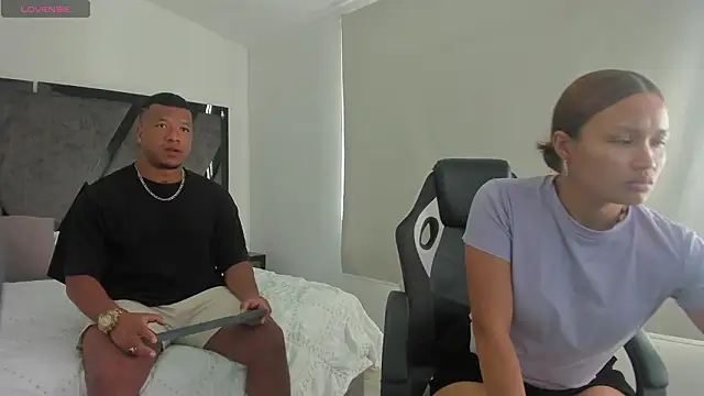 AnnieAndStefan online show from March 7, 1:08 pm