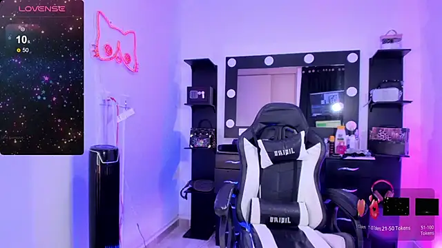 miss kitty online show from December 12, 12:59 am