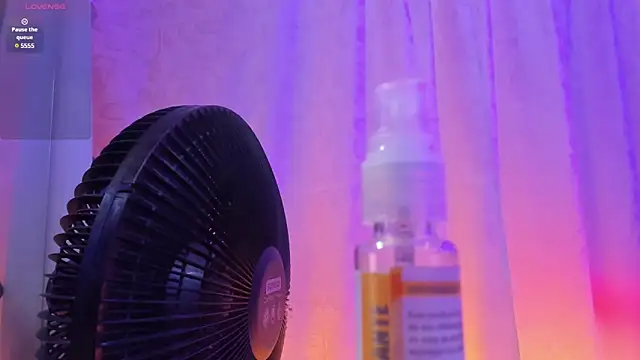 Snapshot of lonely_shewolf chatting on January 31, 6:25 pm lonely shewolf online show from January 31, 6:25 pm