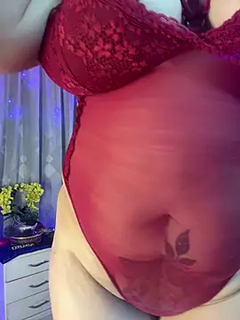 Snapshot of lonely_shewolf chatting on September 19, 9:48 pm lonely shewolf online show from September 19, 9:48 pm