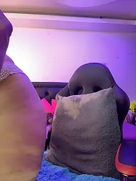 Snapshot of lonely_shewolf chatting on October 7, 6:16 pm lonely shewolf online show from October 7, 6:16 pm