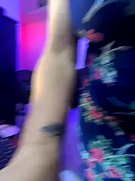 Snapshot of lonely_shewolf chatting on October 10, 5:45 pm lonely shewolf online show from October 10, 5:45 pm