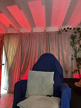 Snapshot of lonely_shewolf chatting on July 28, 8:23 pm lonely shewolf online show from July 28, 8:23 pm