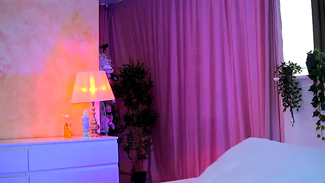 Snapshot of ArtTeasee chatting on November 27, 9:11 am ArtTeasee online show from November 27, 9:11 am