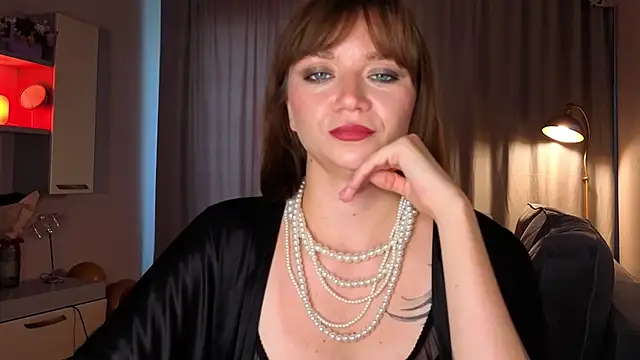Snapshot of Shadow_Passion chatting on July 12, 7:21 am Shadow Passion online show from July 12, 7:21 am