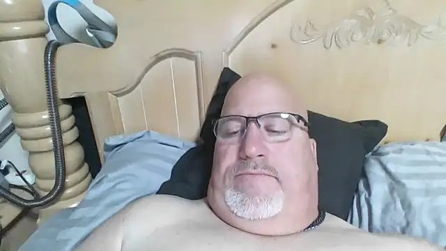 Bigbear0563 online show from October 31, 7:31 am