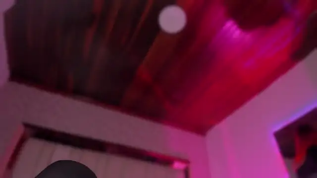 Emmily Savage online show from November 22, 11:31 am