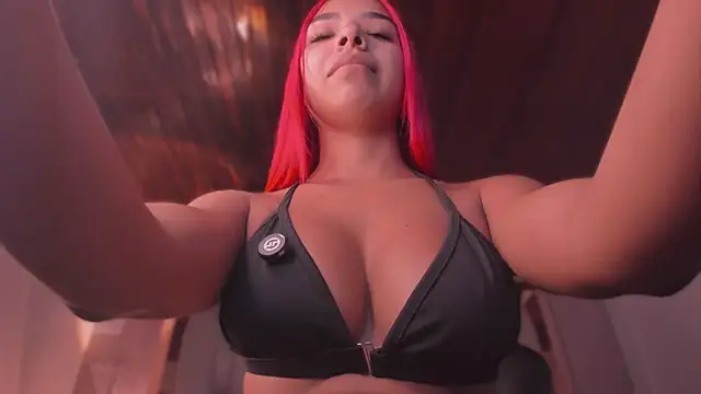 Emmily Savage online show from July 27, 12:01 pm