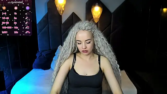 Snapshot of StephanieSweety chatting on March 18, 4:48 pm StephanieSweety online show from March 18, 4:48 pm