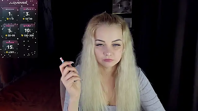 Snapshot of StephanieSweety chatting on December 17, 5:19 pm StephanieSweety online show from December 17, 5:19 pm